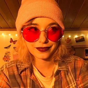 Meet your Posher, Xaria